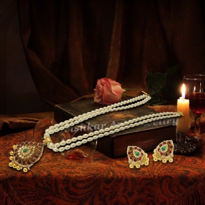 Beautiful jadau pendant set with moti mala